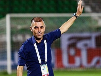 ویسی: بازیکنان من فکر می‌کنند اینجا لیگ یک است