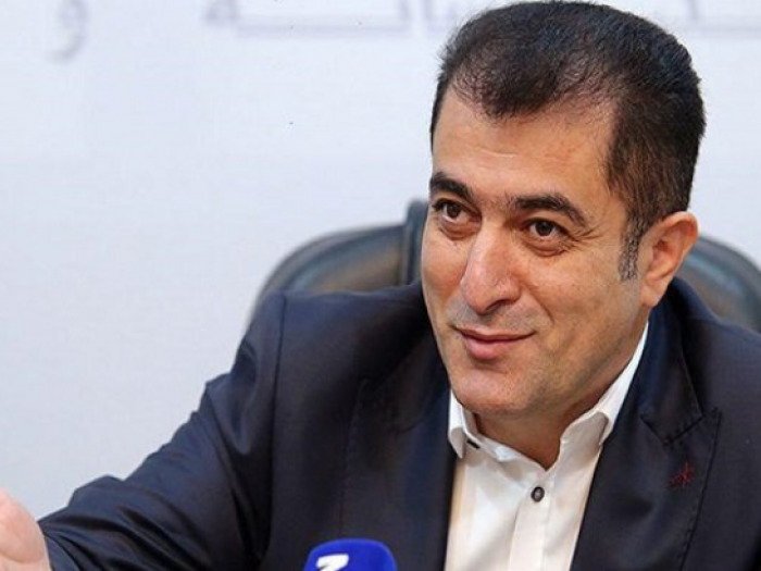 خلیل زاده تماشاگر استقلال در شهرآورد ۹۰
