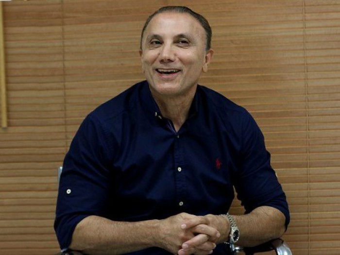 سرمربی اسبق پرسپولیس در اردوی این تیم حاضر شد
