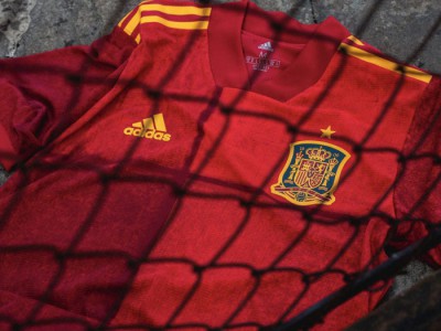رونمایی از کیت جدید تیم ملی اسپانیا