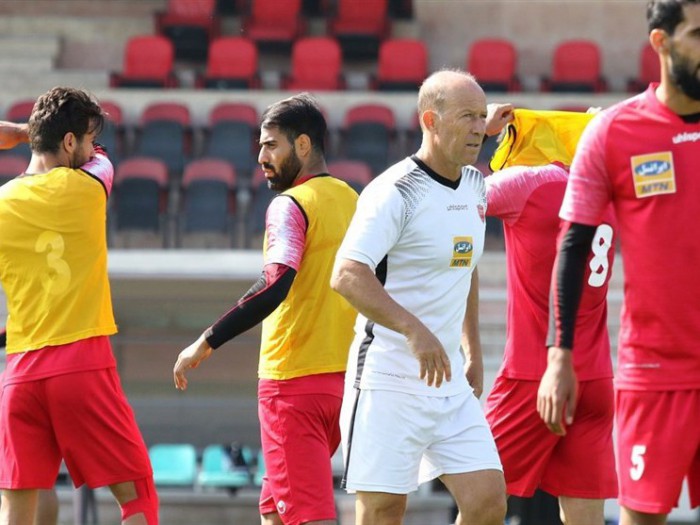 زمزمه جدایی چند بازیکن پرسپولیس در نیم‌فصل به بهانه نیمکت‌نشینی