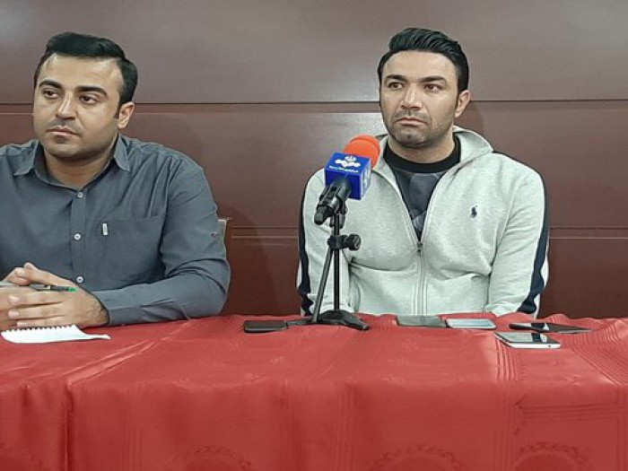 نکونام: سه بازیکن بومی فولاد برای تیم کم گذاشته‌اند