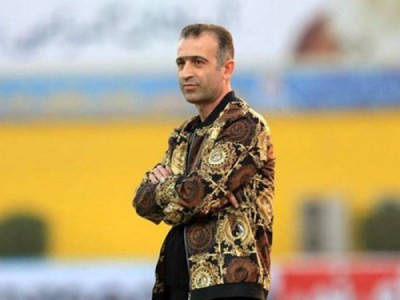 هدیه کمالوند برای هوادار نوجوان تیم فوتبال پارس جم